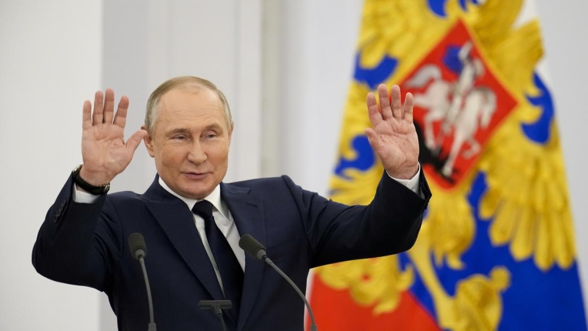 Wladimir Putin kann sich freuen: Offenbar hat ihn seine Tochter Maria Woronzowa auf Telegram verteidigt. (Foto)