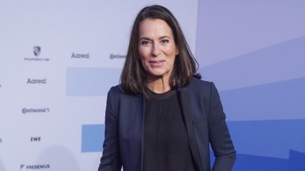 Talkmasterin Anne Will bittet in ihrer gleichnamigen ARD-Talkshow am 12. Dezember 2021 abermals zur gepflegten TV-Debatte. (Foto)