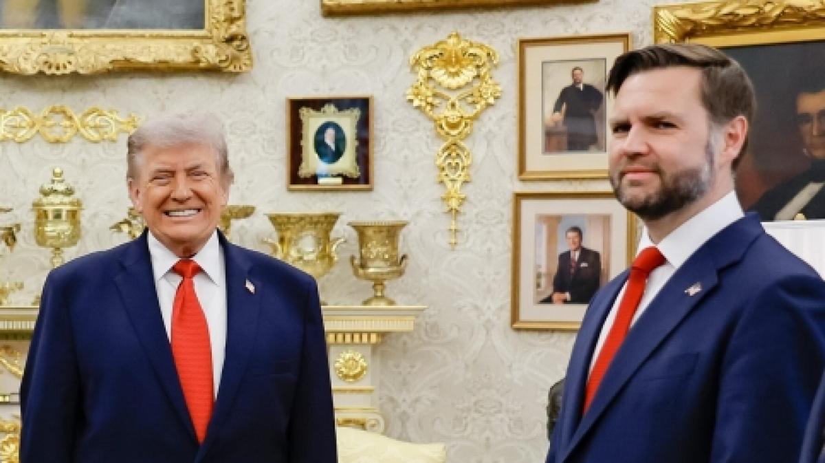 Kurz vor den Midterm-Wahlen schickt J.D. Vance einen Brief an einen der m&auml;chtigsten Hardliner Teherans, w&auml;hrend Donald Trump gleichzeitig mit einer neuen Milit&auml;roffensive droht. (Foto)