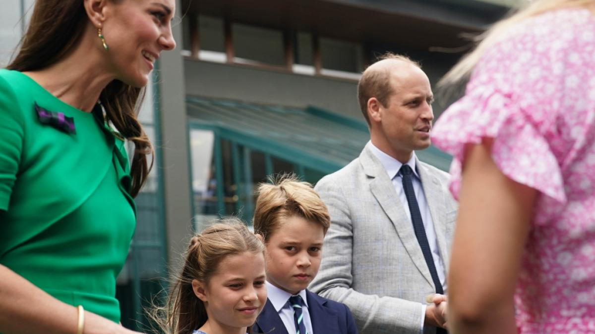 Prinzessin Charlotte mag Papa William lieber glatt rasiert. (Foto)
