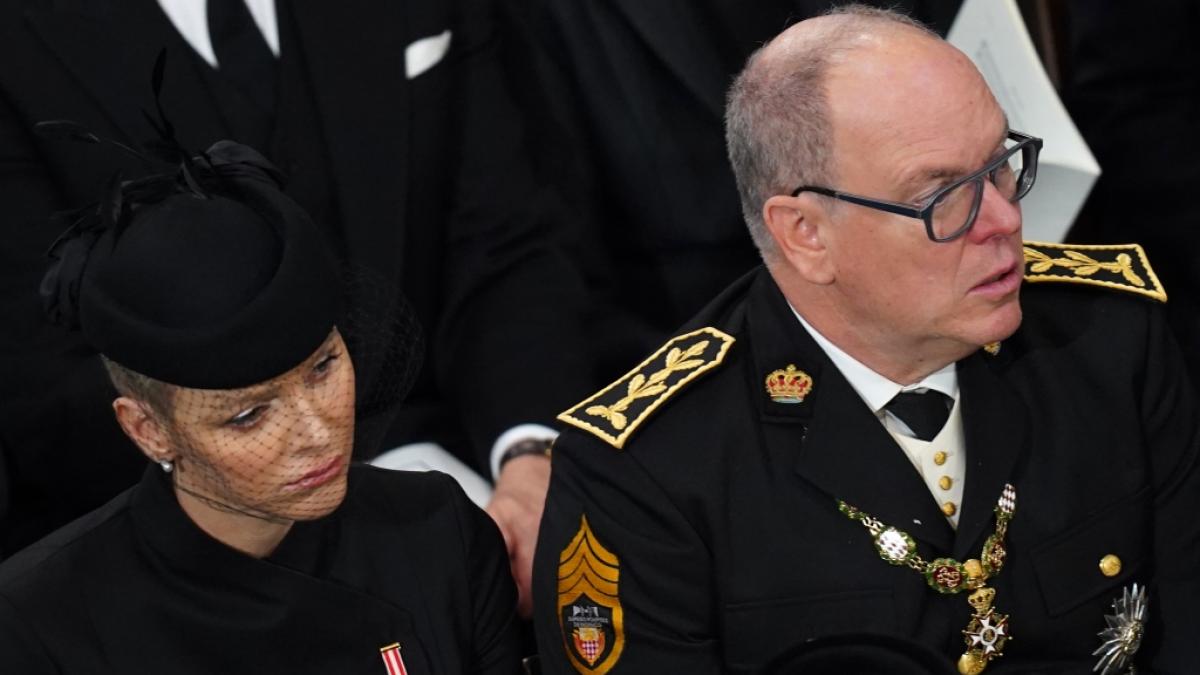 F&uuml;rst Albert II. von Monaco trauert um den verstorbenen monegassischen Staatsminister Didier Guillaume. (Foto)