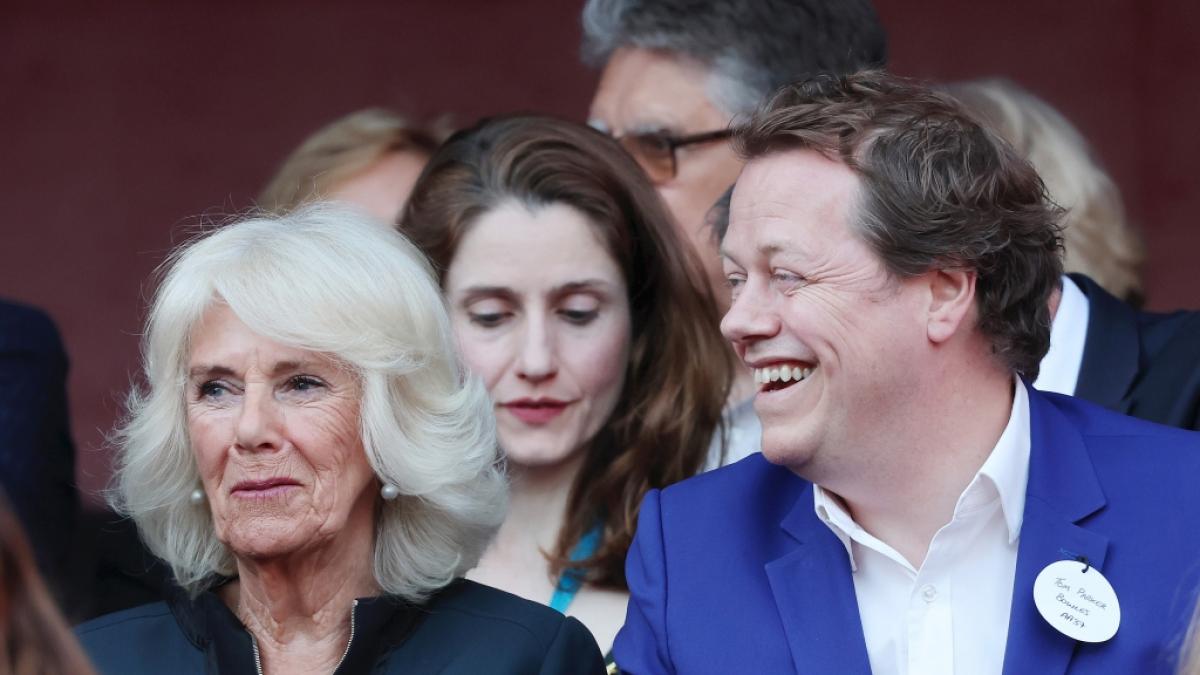 K&ouml;nigin Camilla mit ihrem Sohn Tom Parker Bowles. (Foto)