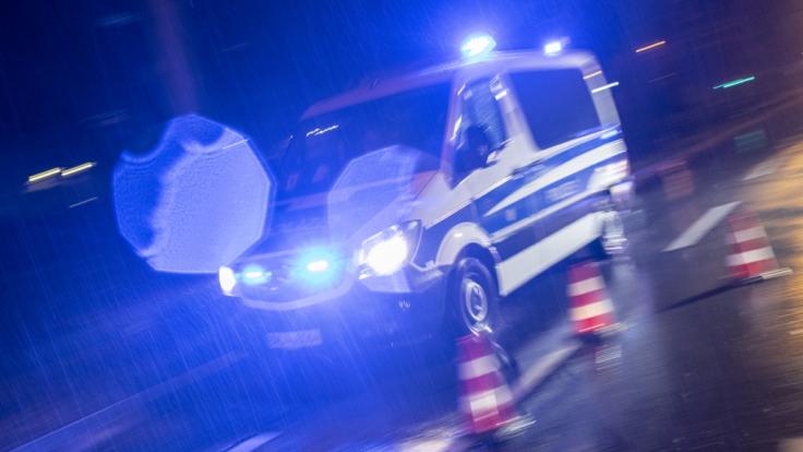 Nach einem Raubüberfall in Hessen sucht die Polizei nach den Tätern (Symbolbild).