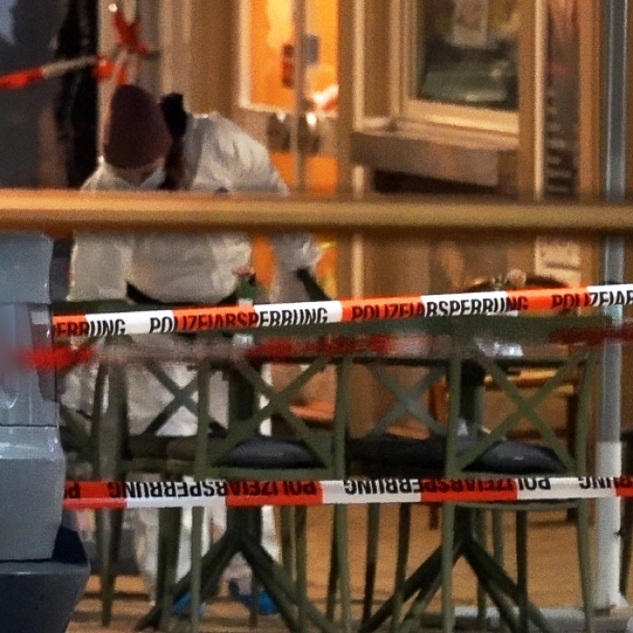 Sie sind auf der Flucht: Nach diesen 2 Männern sucht die Polizei