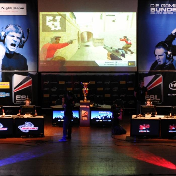 Man muss nicht unbedingt ein guter Spieler sein, um im eSport Karriere zu machen.
