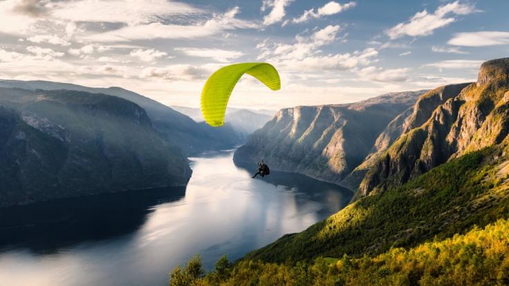 Ein 46-jähriger Brite ist bei einem Paragliding-Unfall in Spanien ums Leben gekommen.