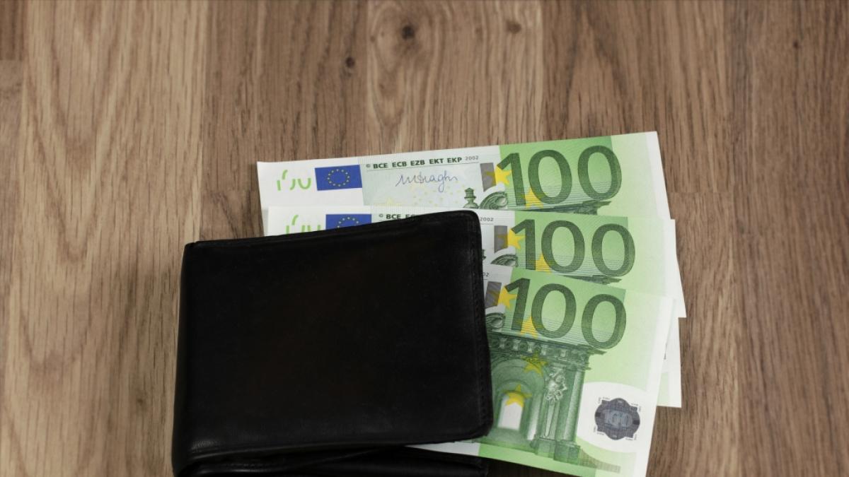 Ab 1. Dezember 2022 bekommen auch Rentner und Rentnerinnen in Deutschland die 300-Euro-Energiepauschale ausgezahlt. (Foto)