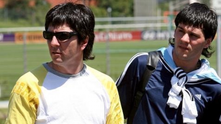Lionel Messi Vater Jorge (l.) sowie sein Bruder Mathias Messi bei der Fußball-WM 2006 in Deutschland.