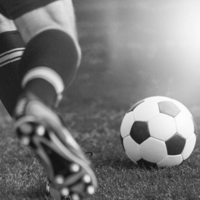 Fußball-Nationalspieler (27) begeht Suizid / Trump bestätigt endgültige Trennung / Orkan-Alarm im Alpenraum