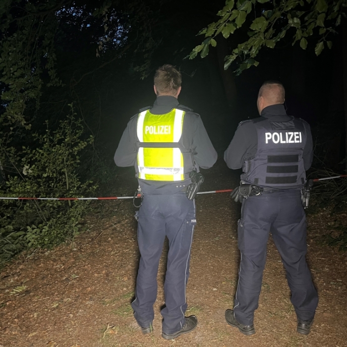 Waldspaziergänger entdecken Leichnam - Polizei ermittelt