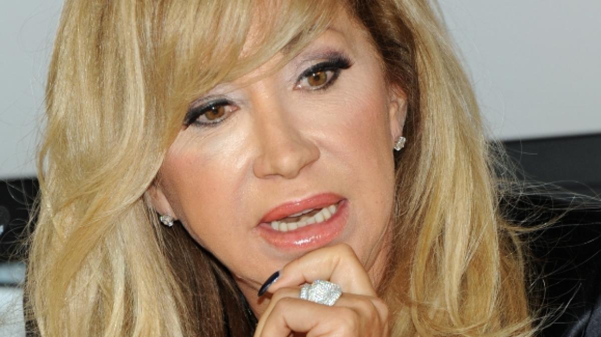 Carmen Geiss nimmt Abschied von ihrem Freund Roland Rauschmayer. (Foto)