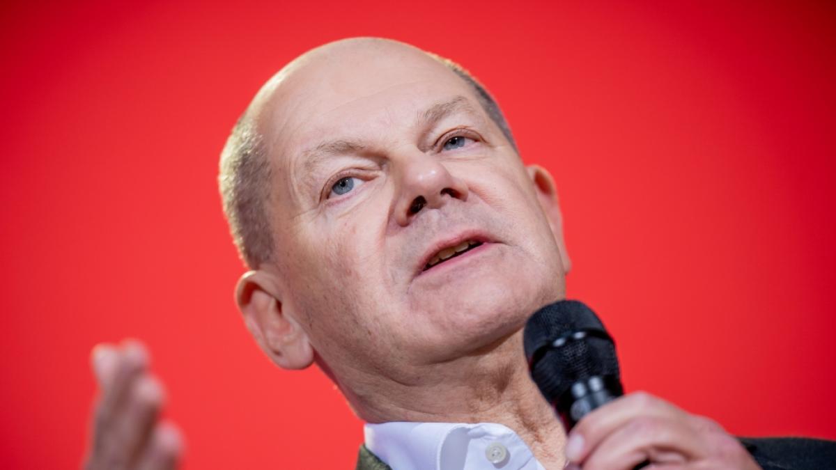 Kaum hat der Bundestag Olaf Scholz das Vertrauen entzogen, geht der Noch-Bundeskanzler auf Krawall-Kurs. (Foto)