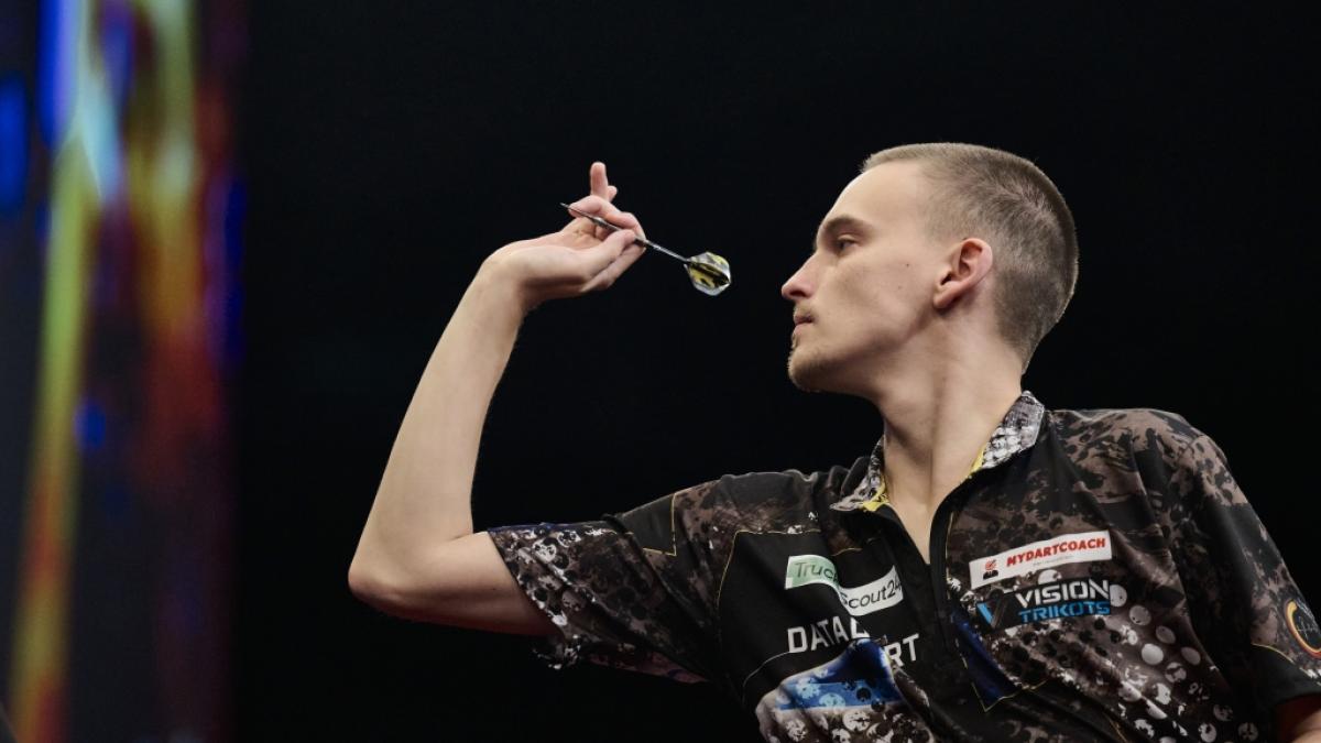 Ricardo Pietreczko alias "Pikachu" gibt am 5. Spieltag als einer von f&uuml;nf deutschen Spielern sein Darts-WM-Deb&uuml;t im Ally Pally. (Foto)