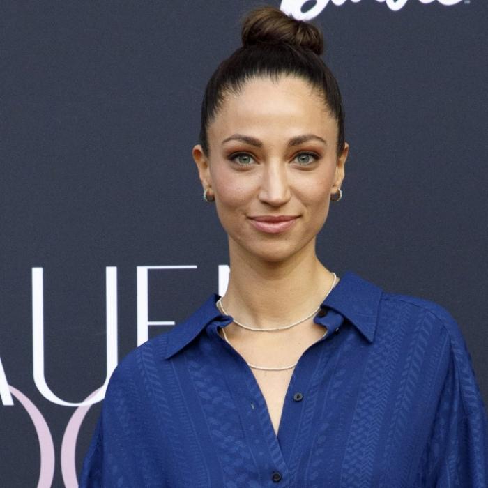 Hier rekelt sich der Ex-GZSZ-Star im knappen Bikini auf der Sonnenliege