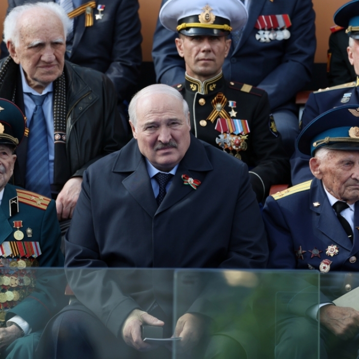 Er verließ Russland wohl im Krankenwagen! Wurde der Putin-Kumpel vergiftet?