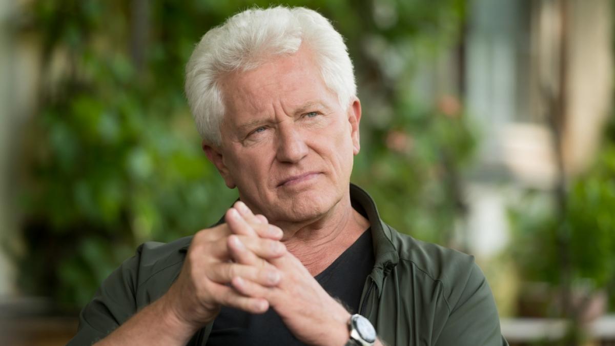 Schauspieler Miroslav Nemec (als Ivo Batic) bei Dreharbeiten f&uuml;r den Tatort "Wunder gibt es immer wieder". (Foto)