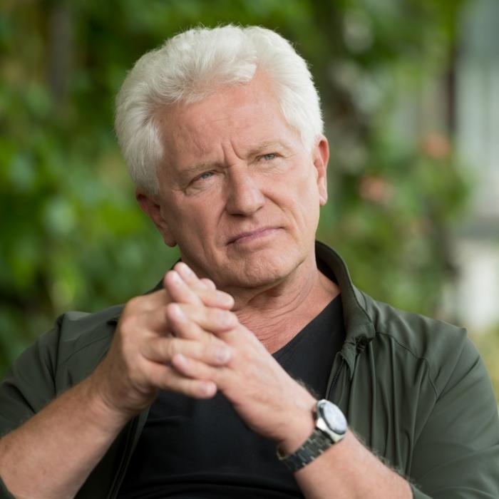 HIER ist der Schauspieler im Fernsehen zu sehen