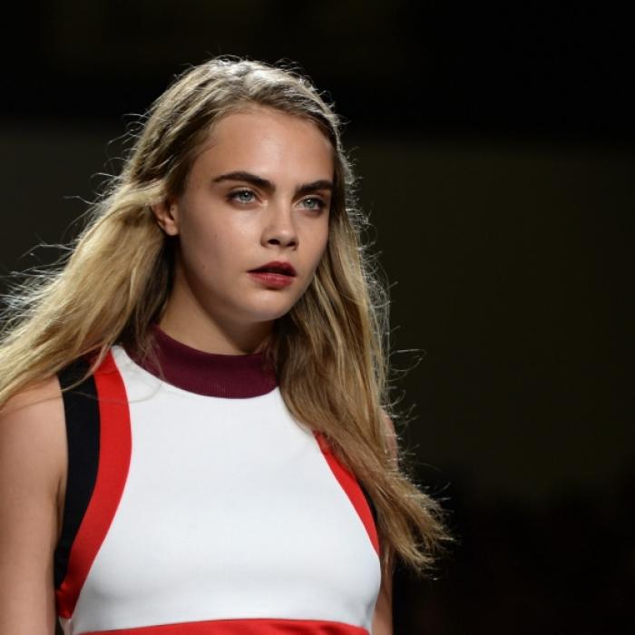 Nach bizarren Auftritten! Hier strahlt das Model die Sorgen weg