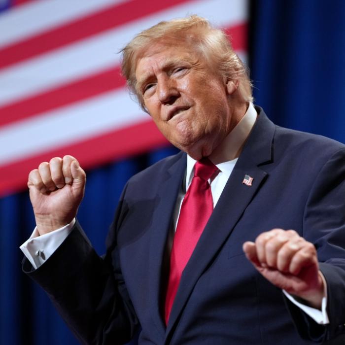 Nachfolge-Favorit gerät ins Wanken - Machtkampf um Trump-Erbe