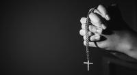 Eine Pastorin wurde erstochen und angezündet. (Symbolfoto)