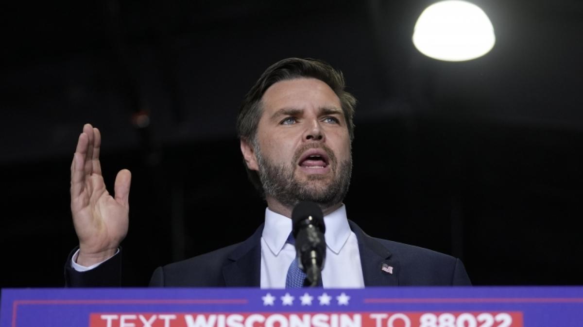 J.D. Vance entsetzt mit einer neuen Attacke auf Kamala Harris. (Foto)