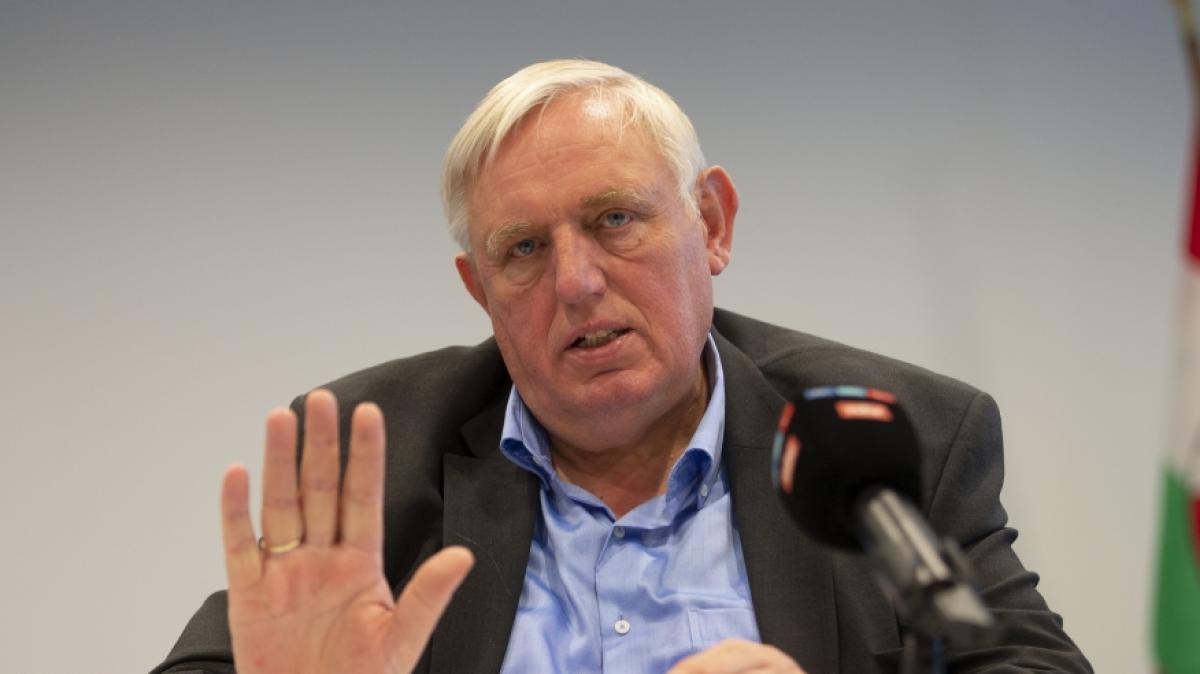 Karl-Josef Laumann warnt vor Brotpreisen von bis zu acht Euro. (Foto)