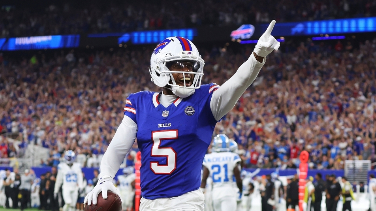 American Football, M&auml;nner: Profiliga NFL, Hauptrunde, Buffalo Bills - Detroit Lions. Josh Palmer (5), Wide Receiver der Buffalo Bills, jubelt nach einem Touchdown-Fang. (Foto)