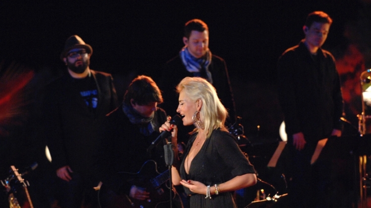 In der Vox-Sendung «Sing meinen Song - Das Tauschkonzert» covern am 13. Mai 2014 Xavier Naidoo, Sarah Connor und Co. die größten Hits von Jazzmusiker Roger Cicero.