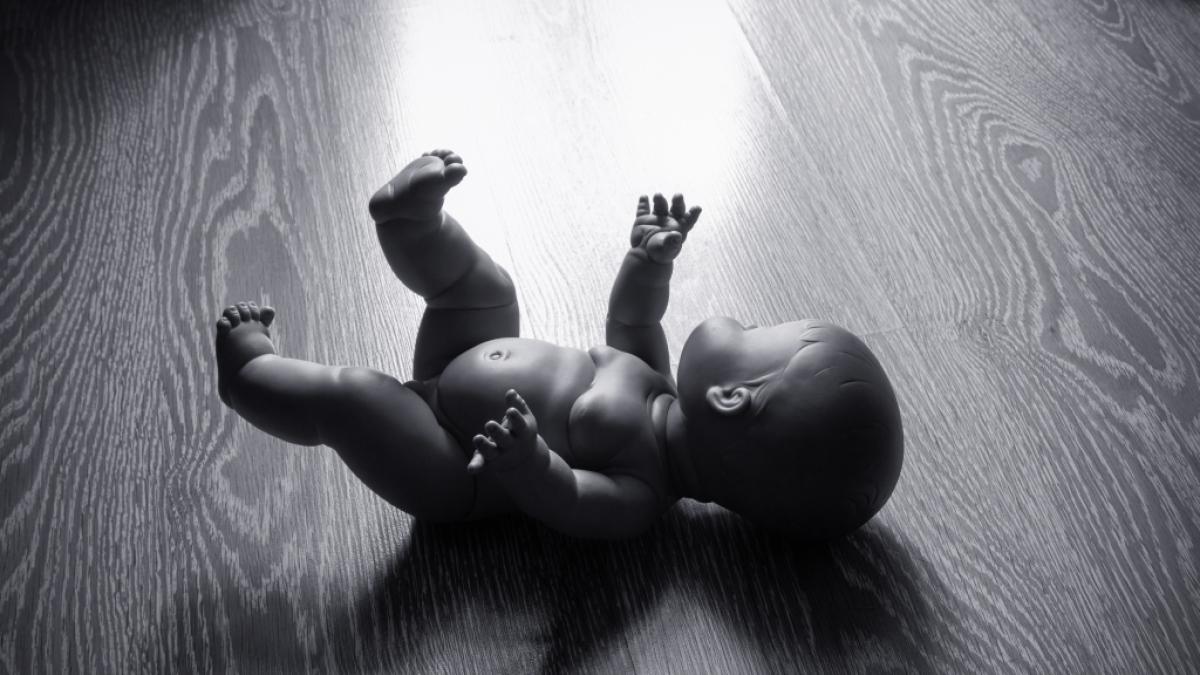 Die YouTuberin hat ihre beiden Kinder nach der Geburt in den M&uuml;ll geworfen. (Symbolbild) (Foto)