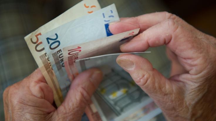 Viele Deutsche fragen sich: Wird die Rente im Alter für ein angenehmes Leben ausreichen?