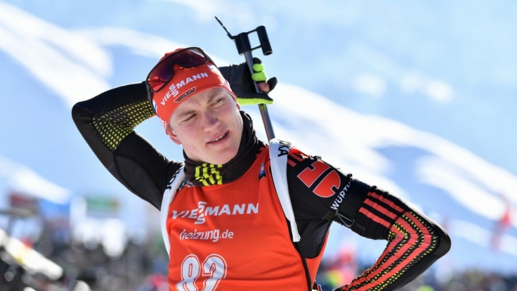 Benedikt Doll hat bei der Biathlon-Weltmeisterschaft in Hochfilzen die Goldmedaille im Sprint gewonnen.