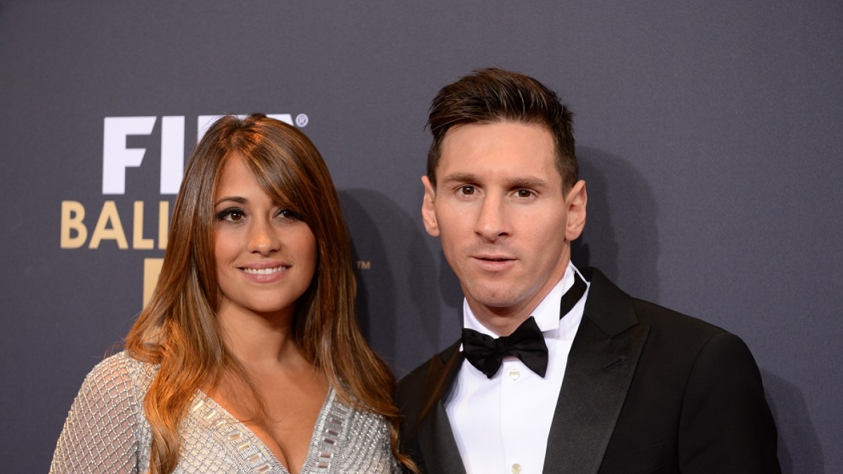 Messi mit seiner Antonella bei der Wahl zum Weltfu&szlig;baller 2015. (Foto)