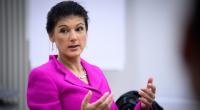 Sahra Wagenknecht (Foto) greift Außenministerin Annalena Baerbock auf Facebook an.