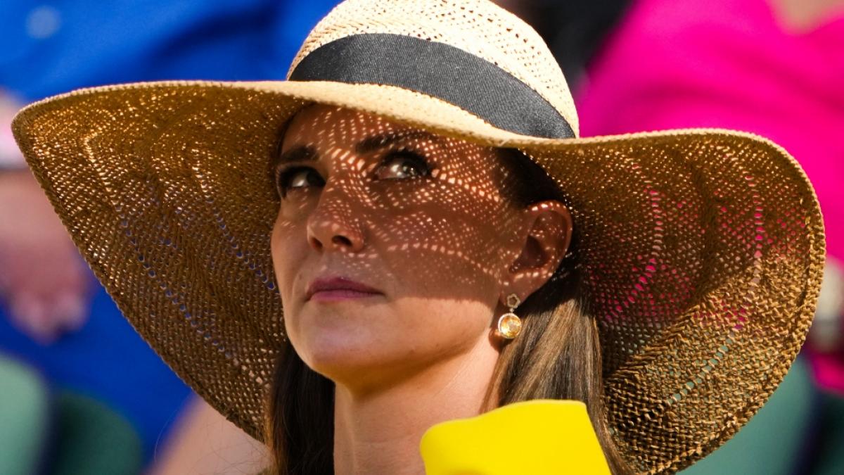 Ruhe und genug Zeit f&uuml;r ihre Genesung scheint Prinzessin Kate nach ihrer Bauch-Operation nicht verg&ouml;nnt zu sein. (Foto)