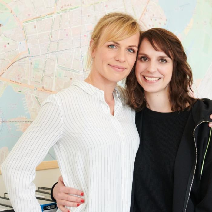Freund? Mann? Partnerin? So lebt die SOKO-Schauspielerin