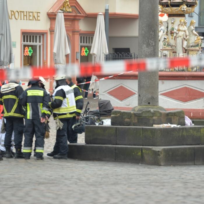 Deutscher rast mit SUV 5 Menschen tot! Amok-Fahrer in Untersuchungshaft