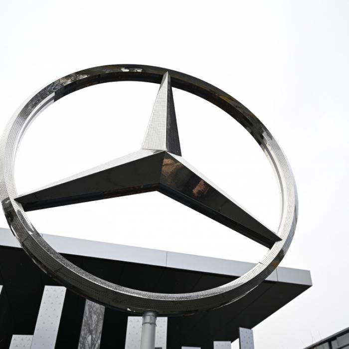 Mercedes bald im Rüstungsgeschäft? Autobauer zeigt sich offen