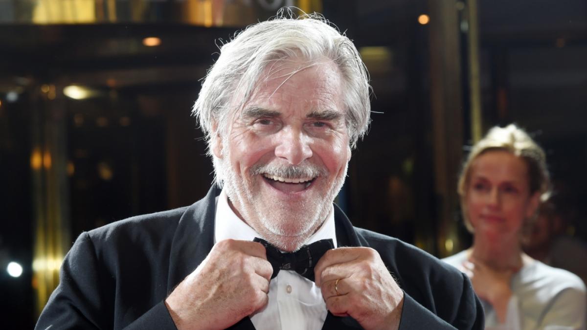 Der aus unz&auml;hligen Theaterproduktionen sowie Film- und Fernsehrollen bekannte Schauspieler Peter Simonischek ist im Alter von 76 Jahren gestorben. (Foto)