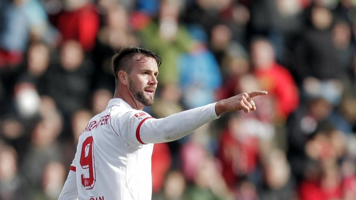 Der K&ouml;lner Stefan Maierhofer zelebriert nach seinem Ausgleichstreffer zum 1:1, am 03.03.2013 (Foto)
