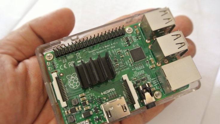 Ausführungen wie der Raspberry Pi 2 Model B bieten die Leistung eines Heim-Computers schon für unter 35 Euro.