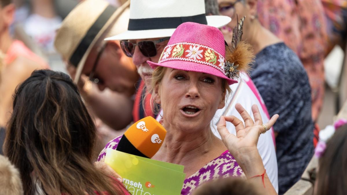 Andrea Kiewel feiert am Sonntag eine Sommerparty im "ZDF Fernsehgarten". (Foto)