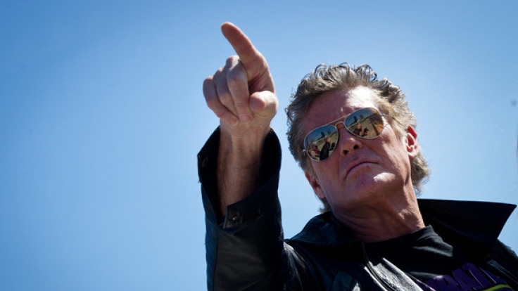 Andreas von der Meden lieh dem US-amerikanischen Schauspieler und Sänger David Hasselhoff, hier am 20. März 2014 in Berlin, seine Stimme im deutschen TV.
