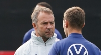 2G in der Nationalelf? Bundestrainer Hansi Flick könnte künftig nur noch geimpfte Spieler für Nationalspiele einladen. (Im Bild: Flick mit dem ungeimpften Joshua Kimmich). 