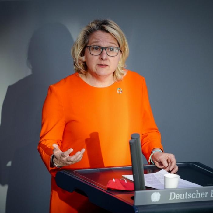 Entwicklungsministerin fordert Fleisch-Verzicht - Twitter eskaliert!