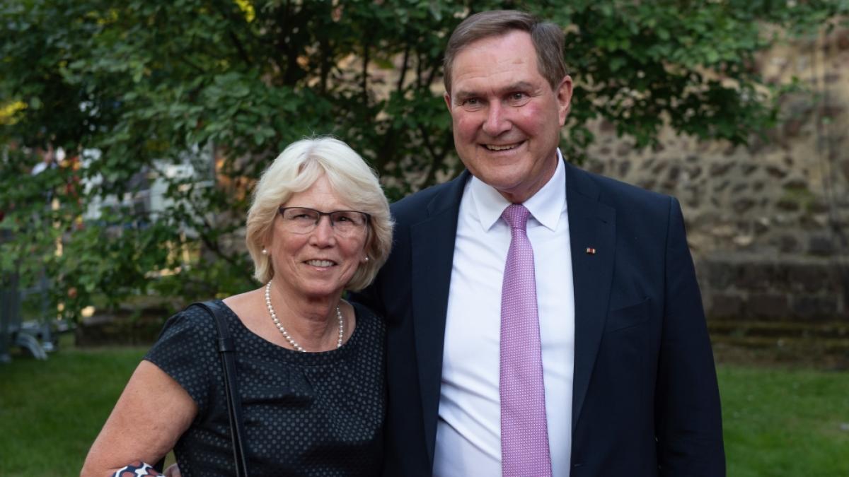 Franz Josef Jung besuchte mit seiner Frau die Bad Hersfelder Festspiele 2019. (Foto)