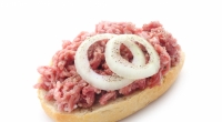 Mettbrötchen können tödlich sein.