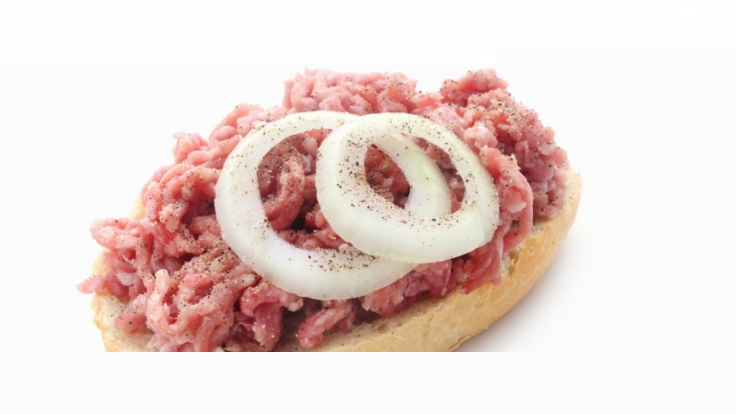 Mettbrötchen können tödlich sein.