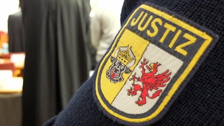 In Rostock hat die Polizei die skelettierte Leiche eines Babys entdeckt (Symbolbild).