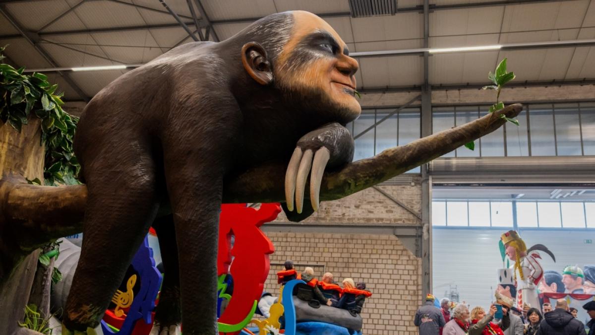 Bundeskanzler Olaf Scholz als Faultier (Köln) (Foto)