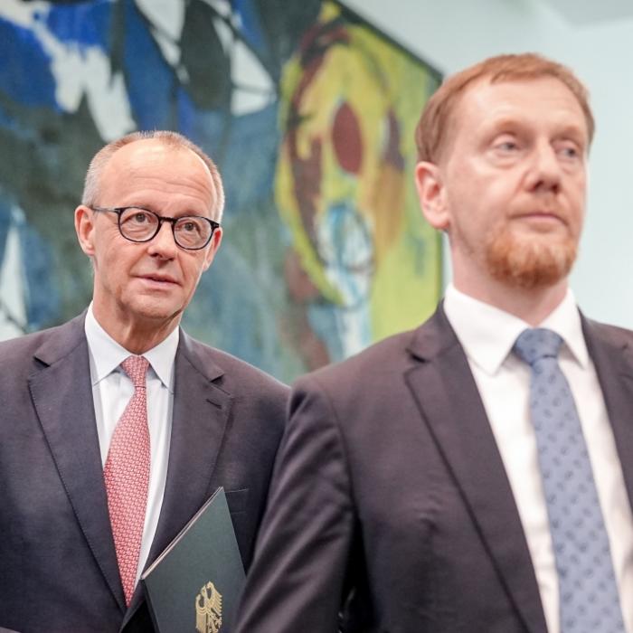 Brandmauer-Debatte - Michael Kretschmer stellt sich gegen den Kanzler